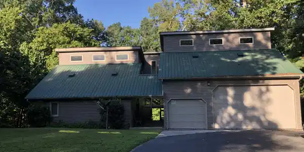 631 Lakeview Drive
