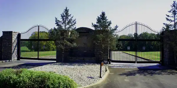 102 Peninsula Rd