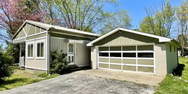 54 Royal Lane