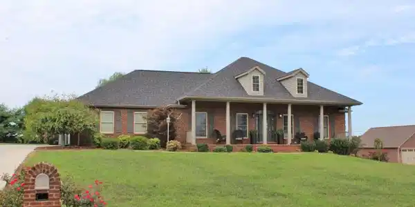 447 Knoll Lane