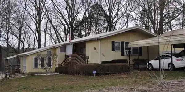 306 Twin Rivers Drive
