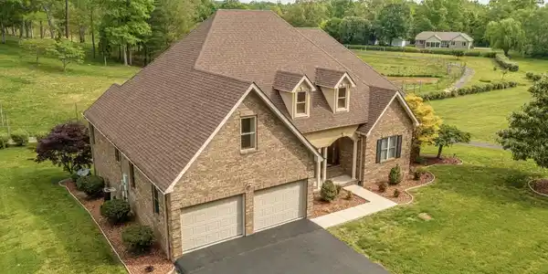 223 Lakeview Drive