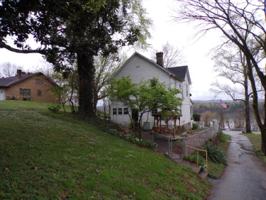 355 W Lakeshore Drive