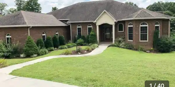 410 Lakepointe Drive