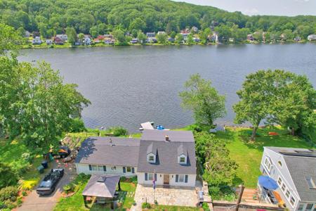 160 Lake Plymouth Boulevard