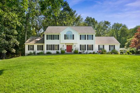 17 Laura Drive