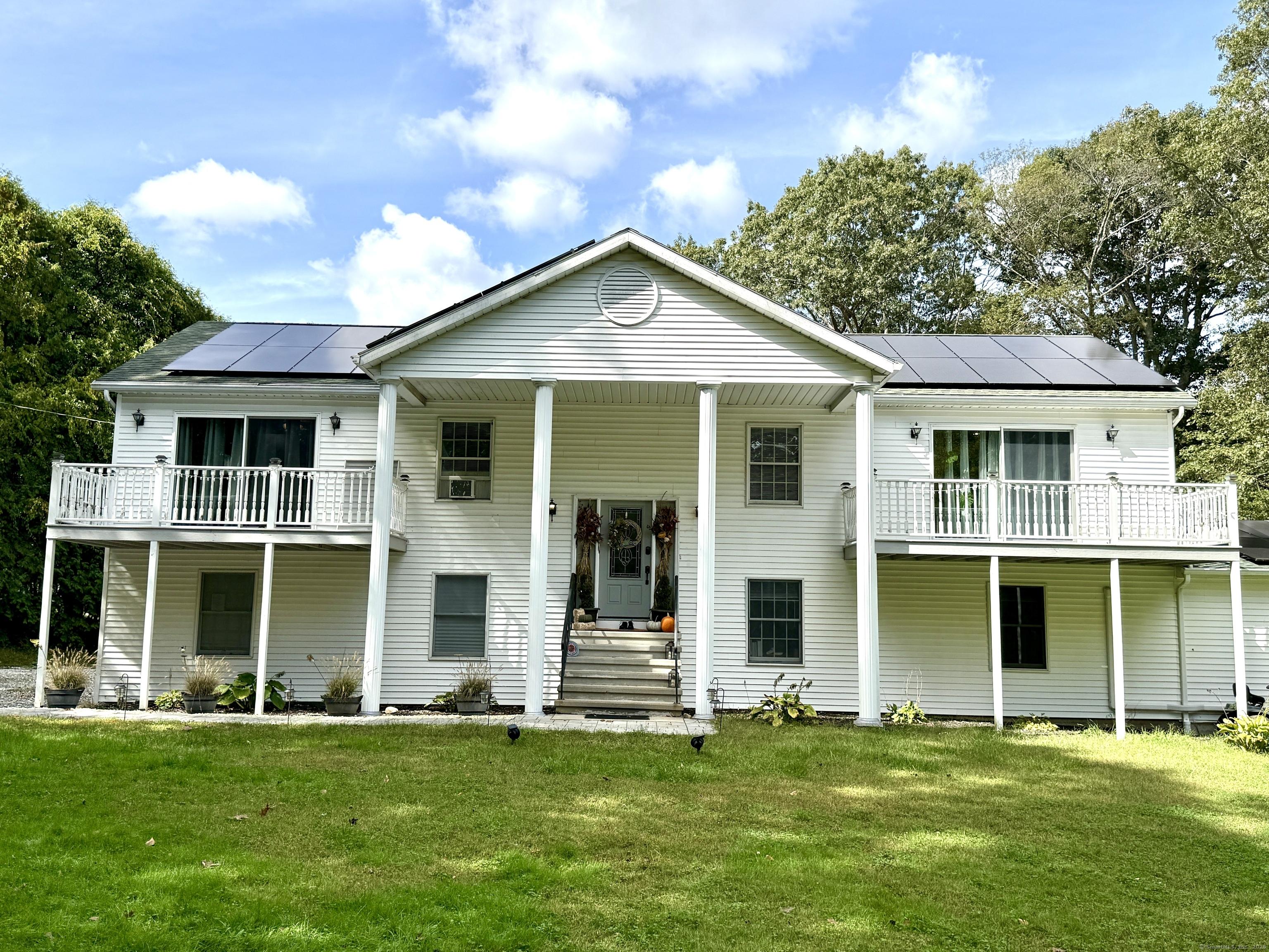 Image 1Front of House