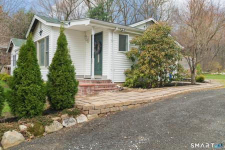 82 Sherry Lane