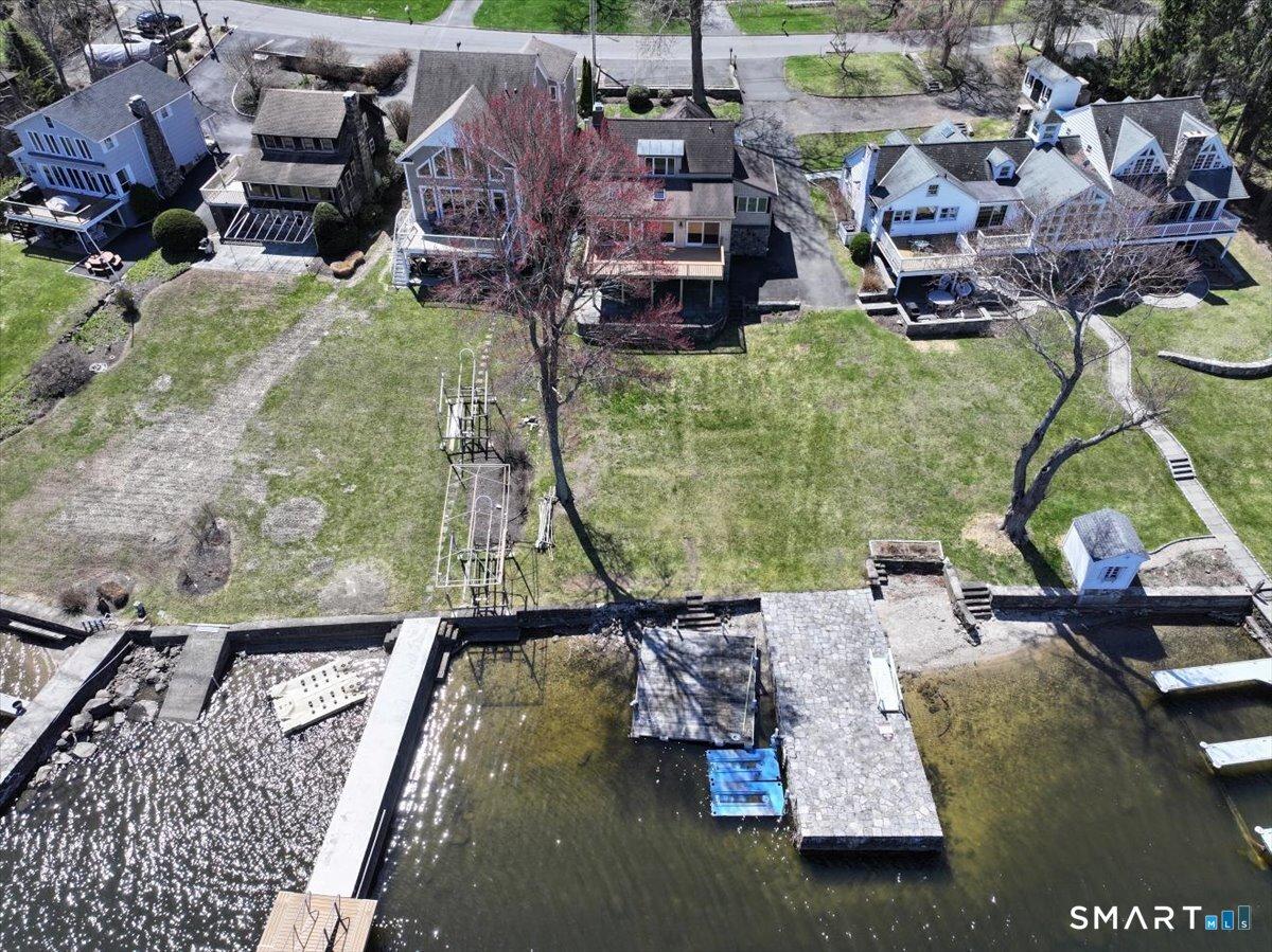 Image 4Waterfront: very gentle slope from house to waters edge