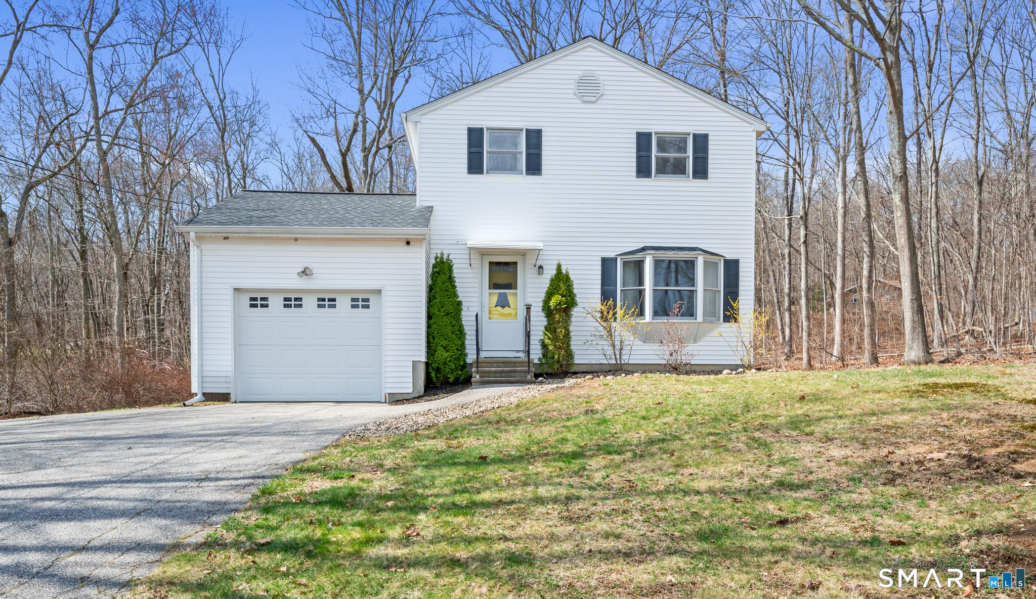 Image 1: 146 Lakeside Dr. Lakeside Home For Sale!
