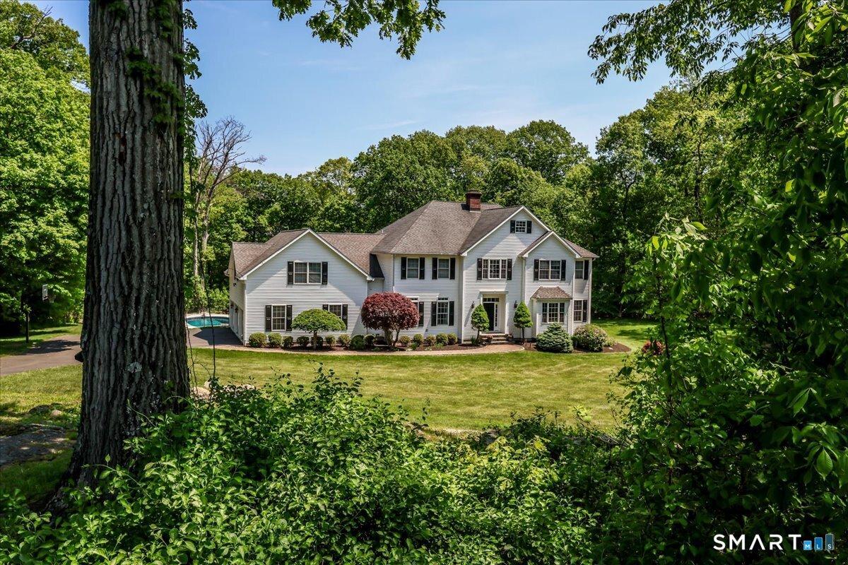 Image 1: Welcome to 8 Rock Ridge Court