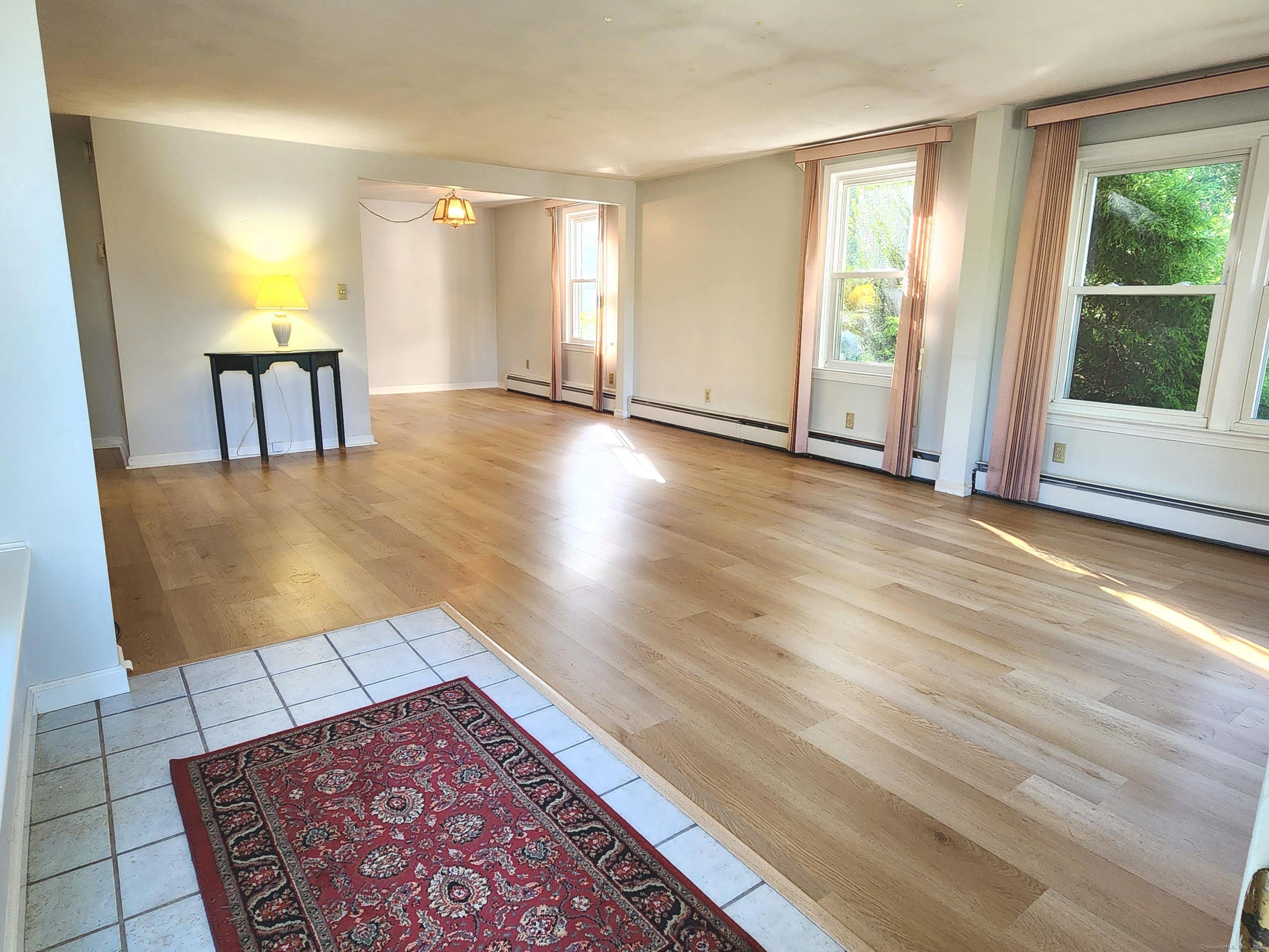 Image 3: Open floor plan
