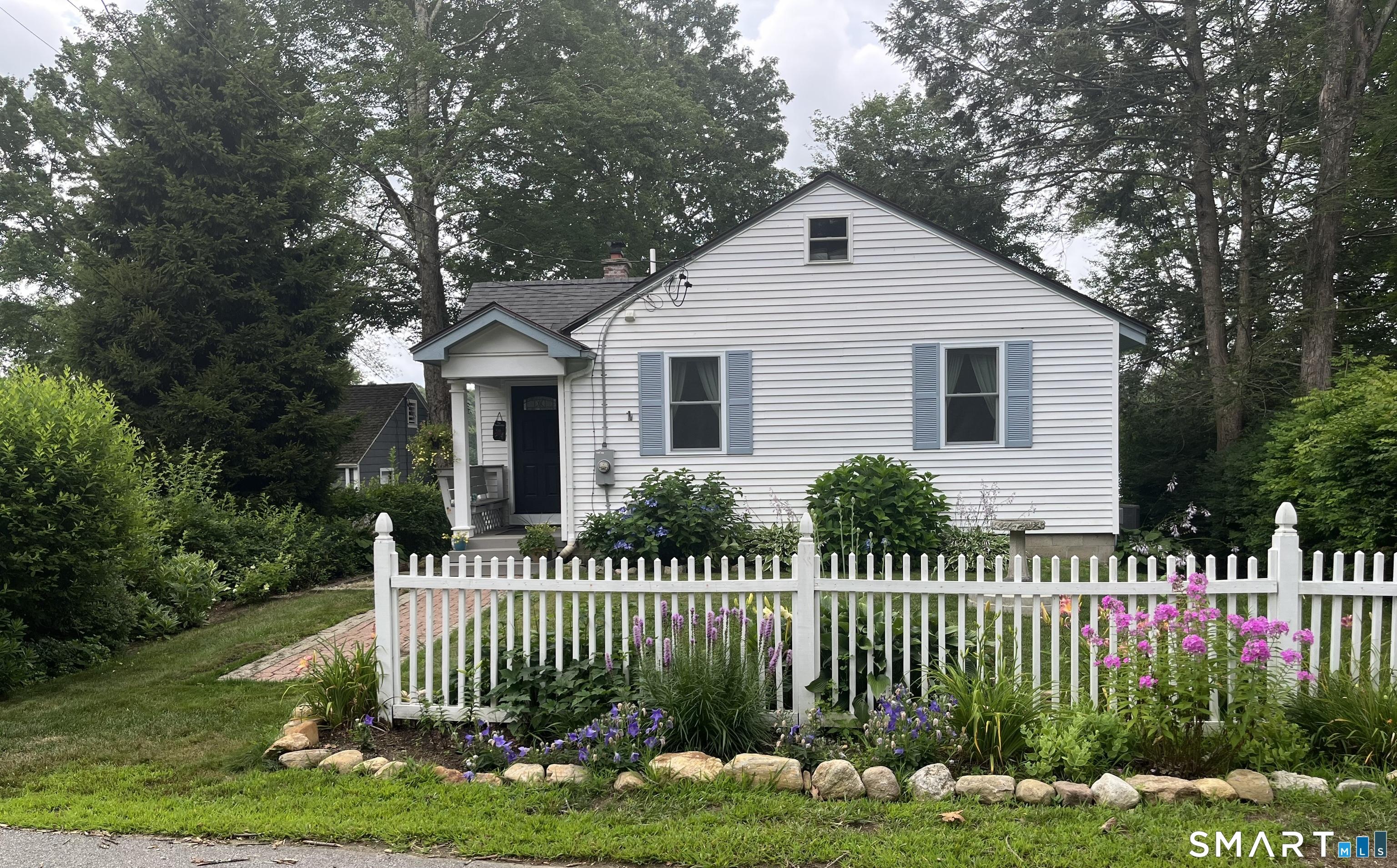 Image 3Front of House