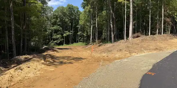 Image 4: Entrance to home site