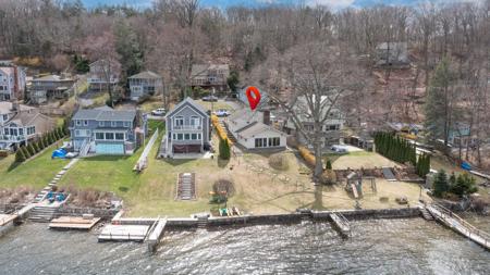 8 Lake Terrace Drive