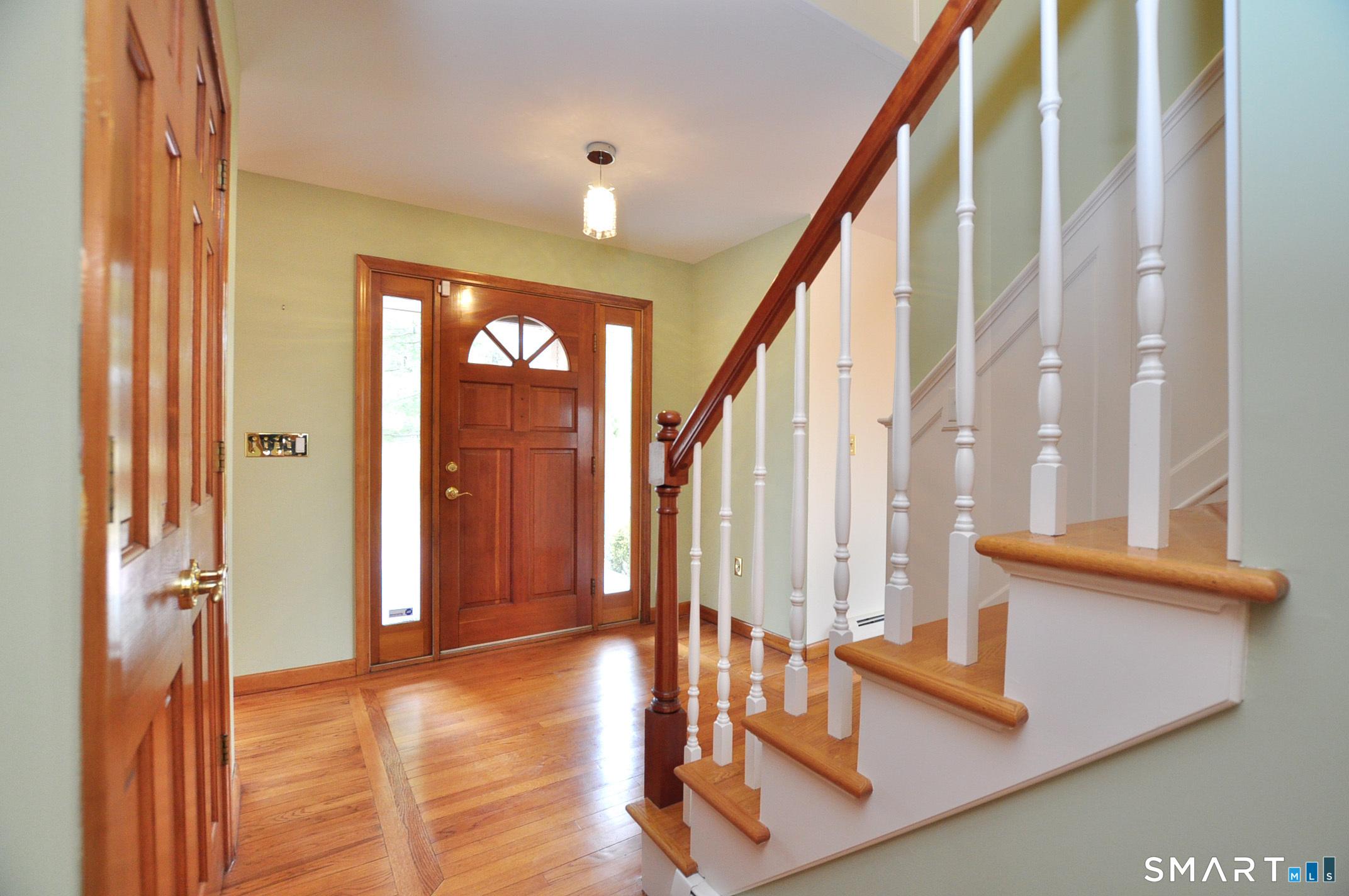 Image 4Entrance Foyer