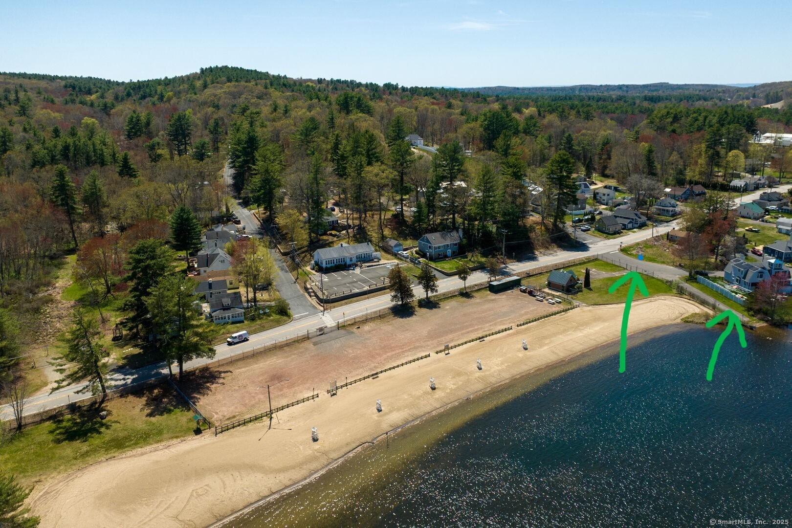 Image 4: Private Lake Area for Green Street