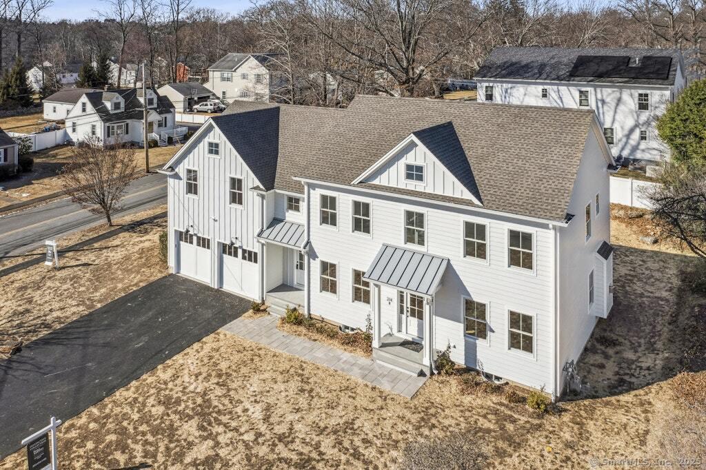 Image 2: This is a recently built property with an identical floor-plan to this build. Finishes and colors are subject to change and available to customize at this point in time.