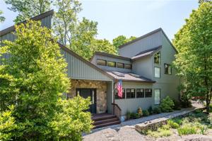 4 Brookside Lane