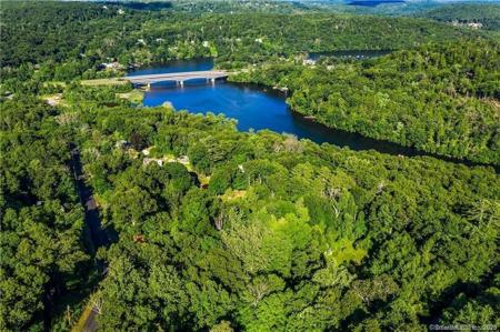 102 Housatonic Trail
