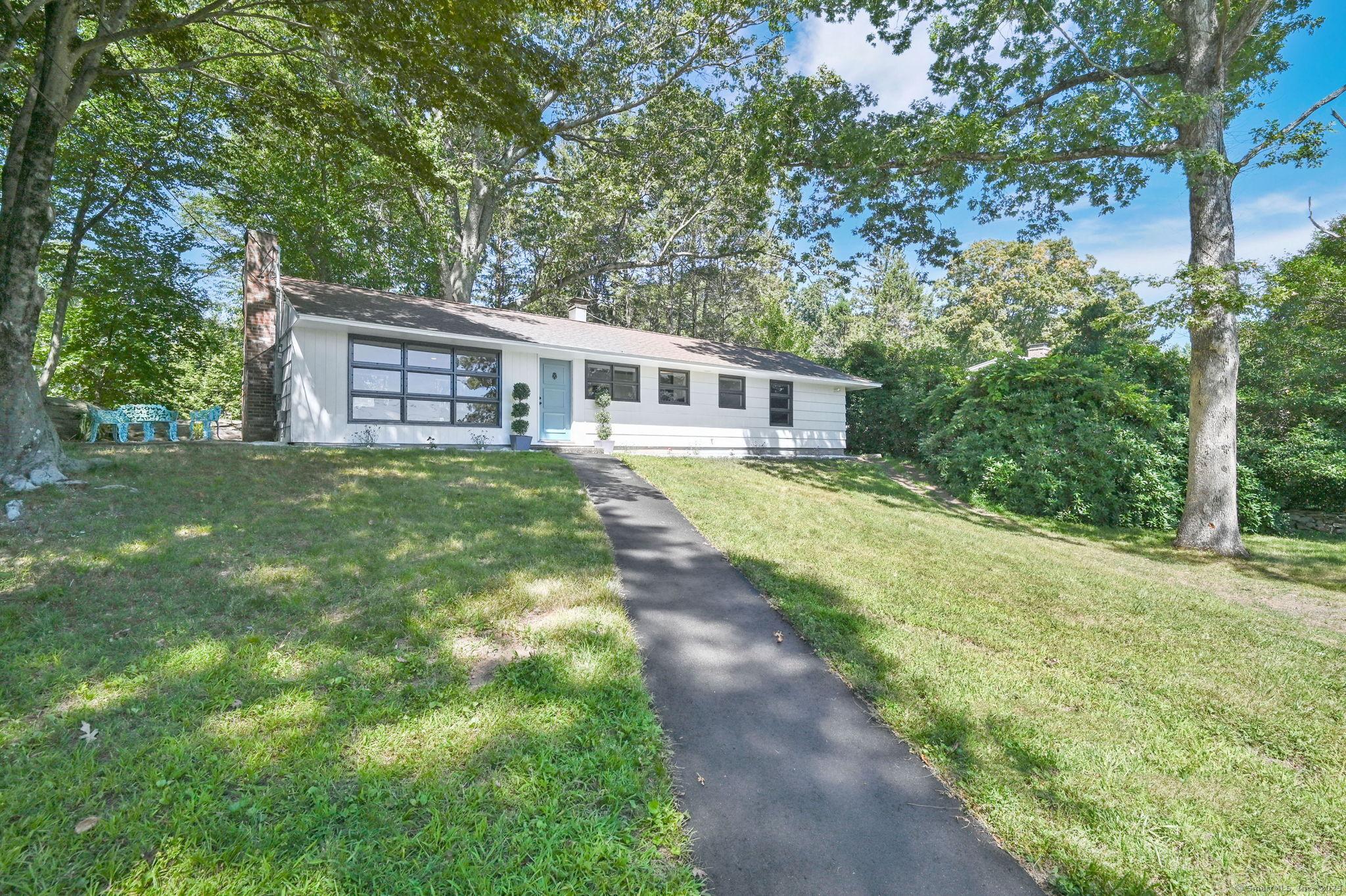 Image 1Front of House