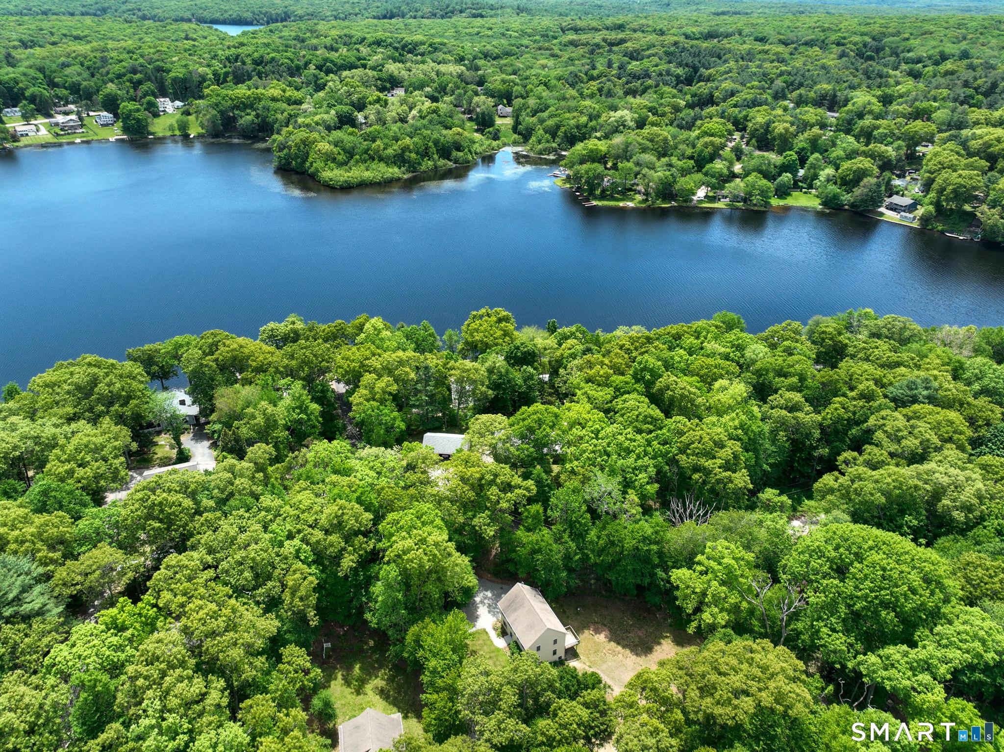 Image 3: Close access to Moodus Reservoir