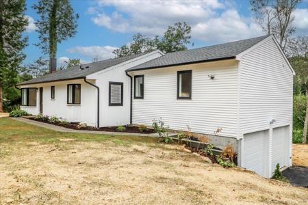 12 Deer Run Road