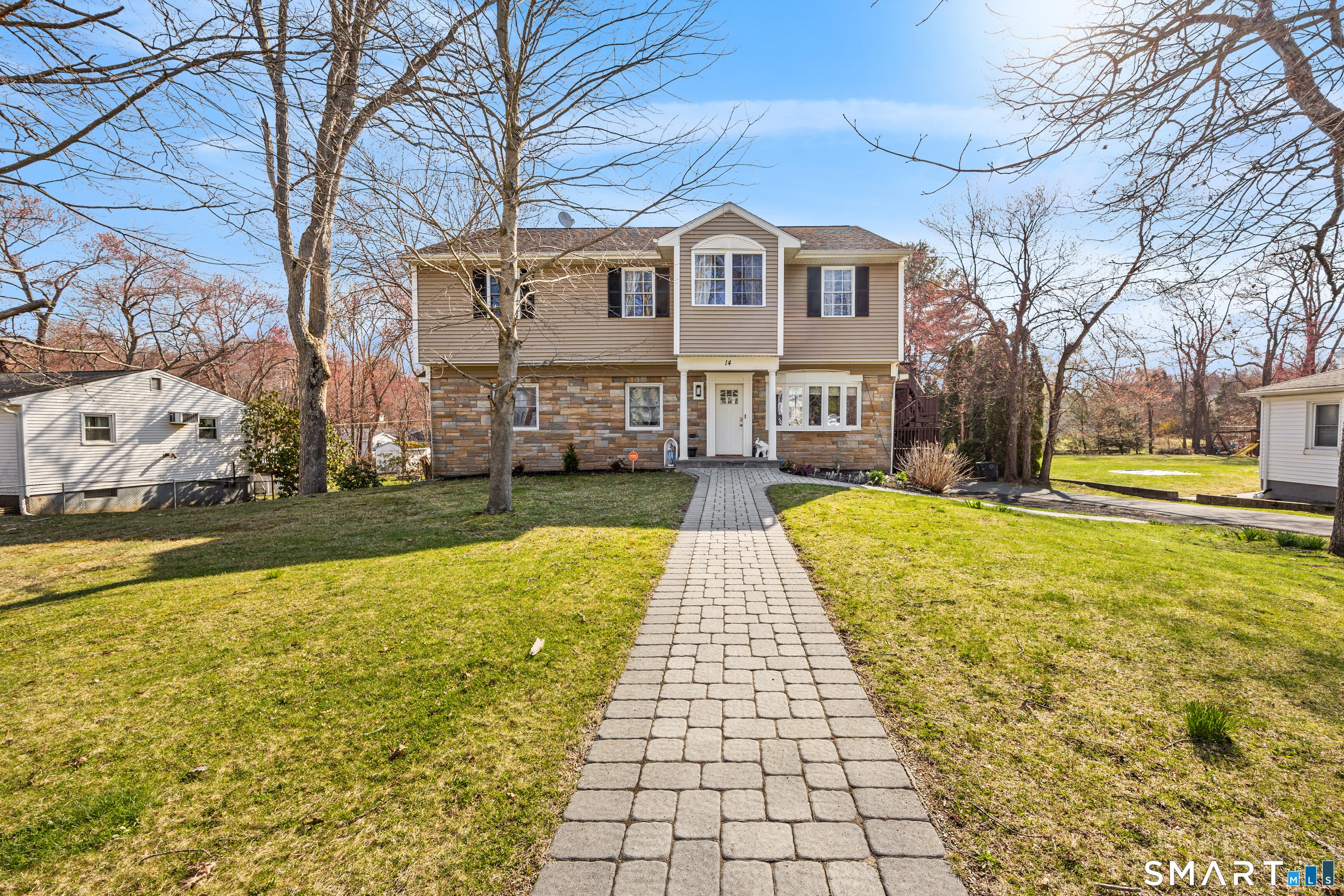 Image 1Front of House