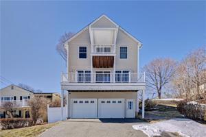 3 Lakeside Drive