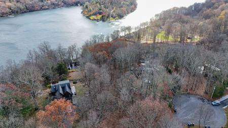 6 Candlewood Common