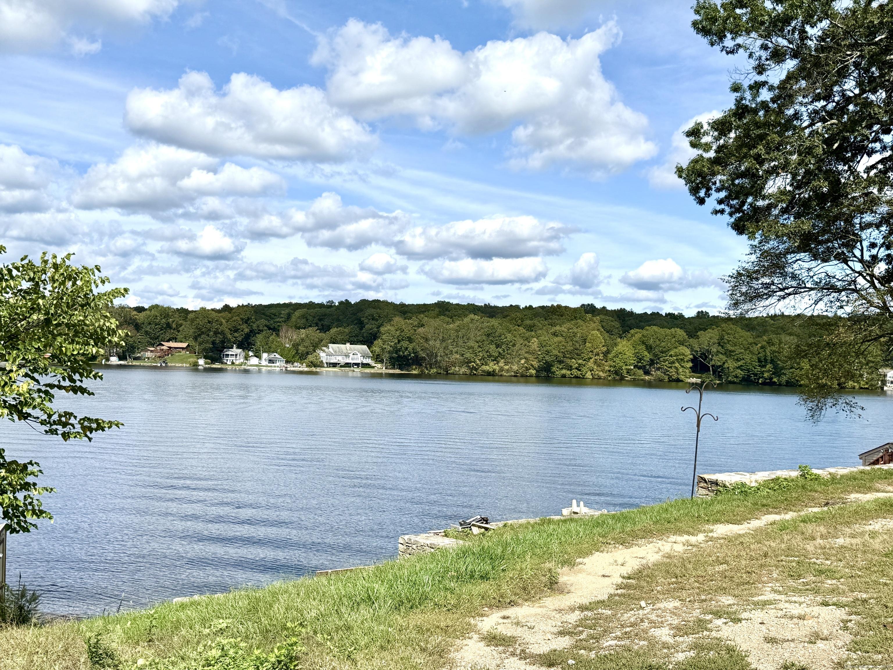 Image 4: Oxoboxo Lake