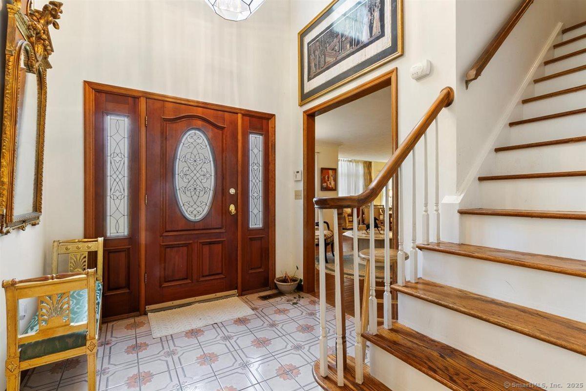 Image 4: Dramatic entryway