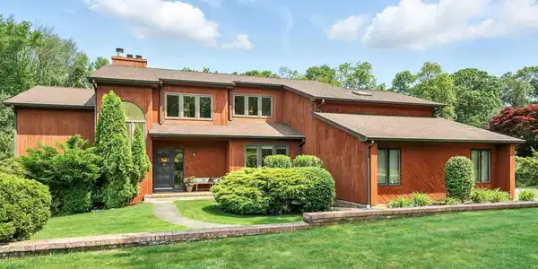 15 Woodridge Lane