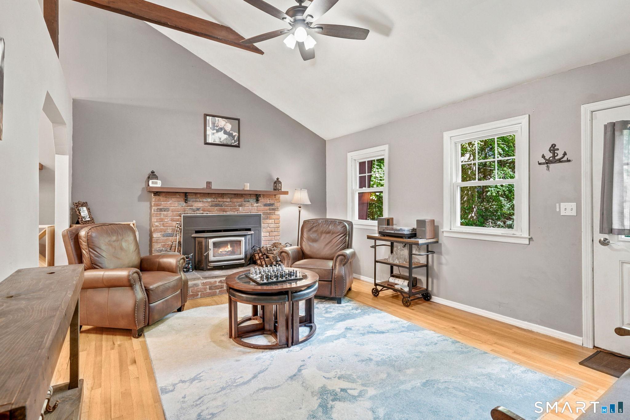 Image 3Living Room