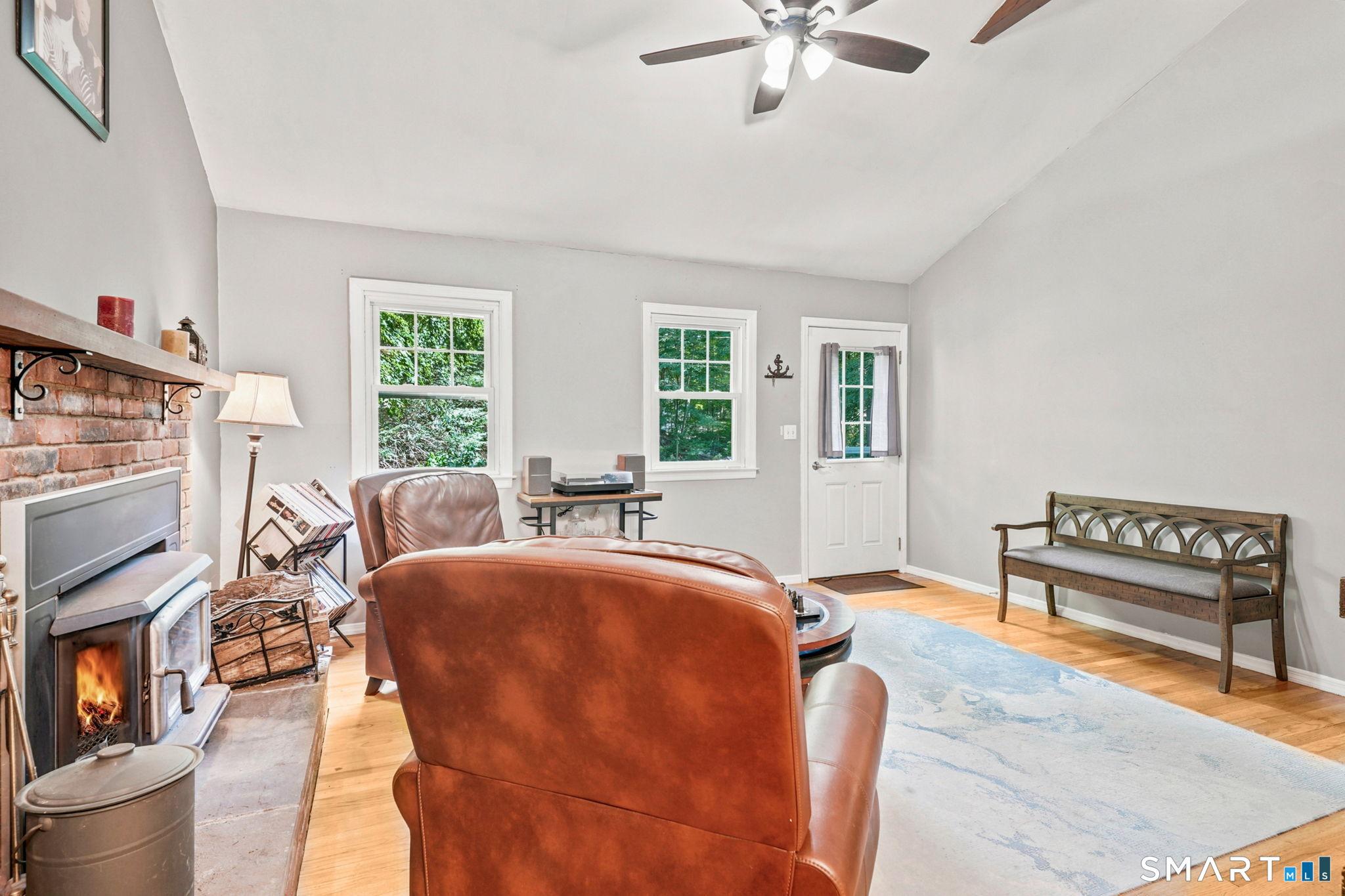 Image 4Living Room
