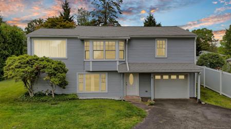 32 Candlewood Acres Road