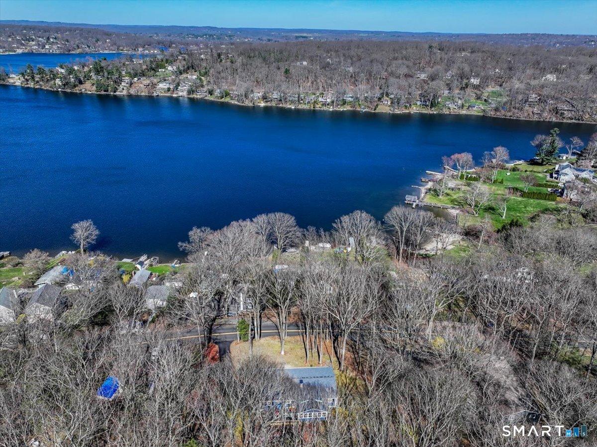 Image 3: Proximity to Candlewood Lake