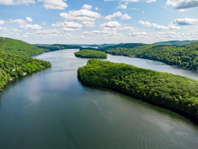 18 CANDLEWOOD LAKE Drive