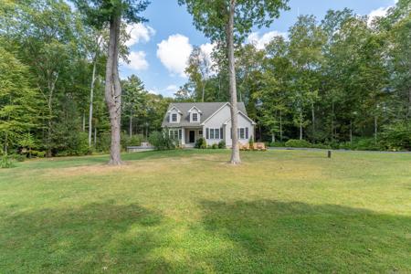 53 Lake Woods Lane