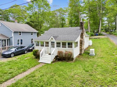 48 Lakeview Drive