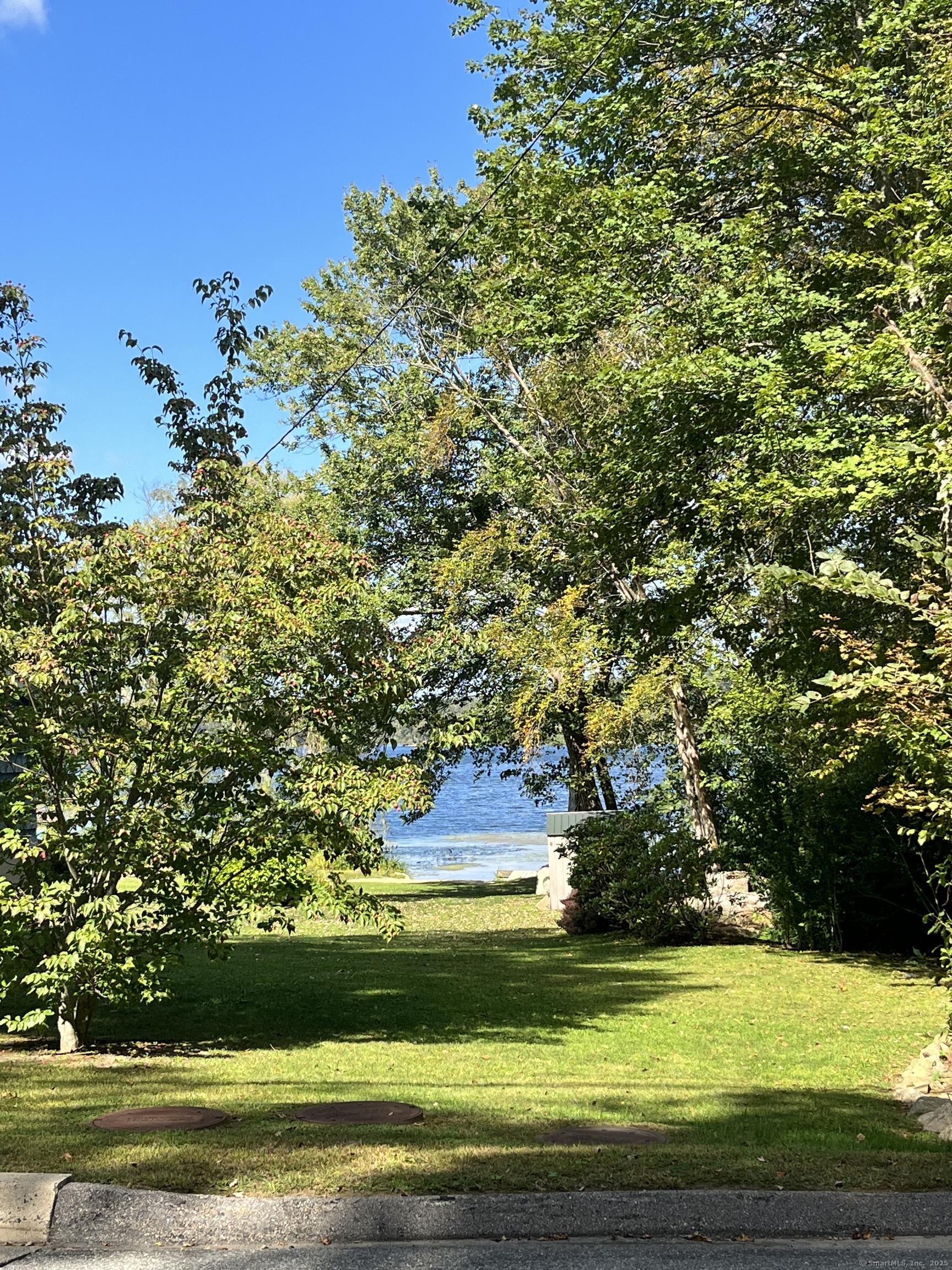 Image 4: Seasonal view of the lake