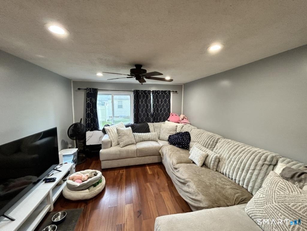 Image 3Family Room