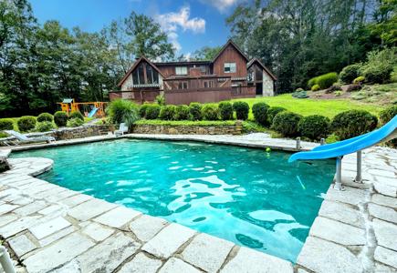 21 Holiday Point Road