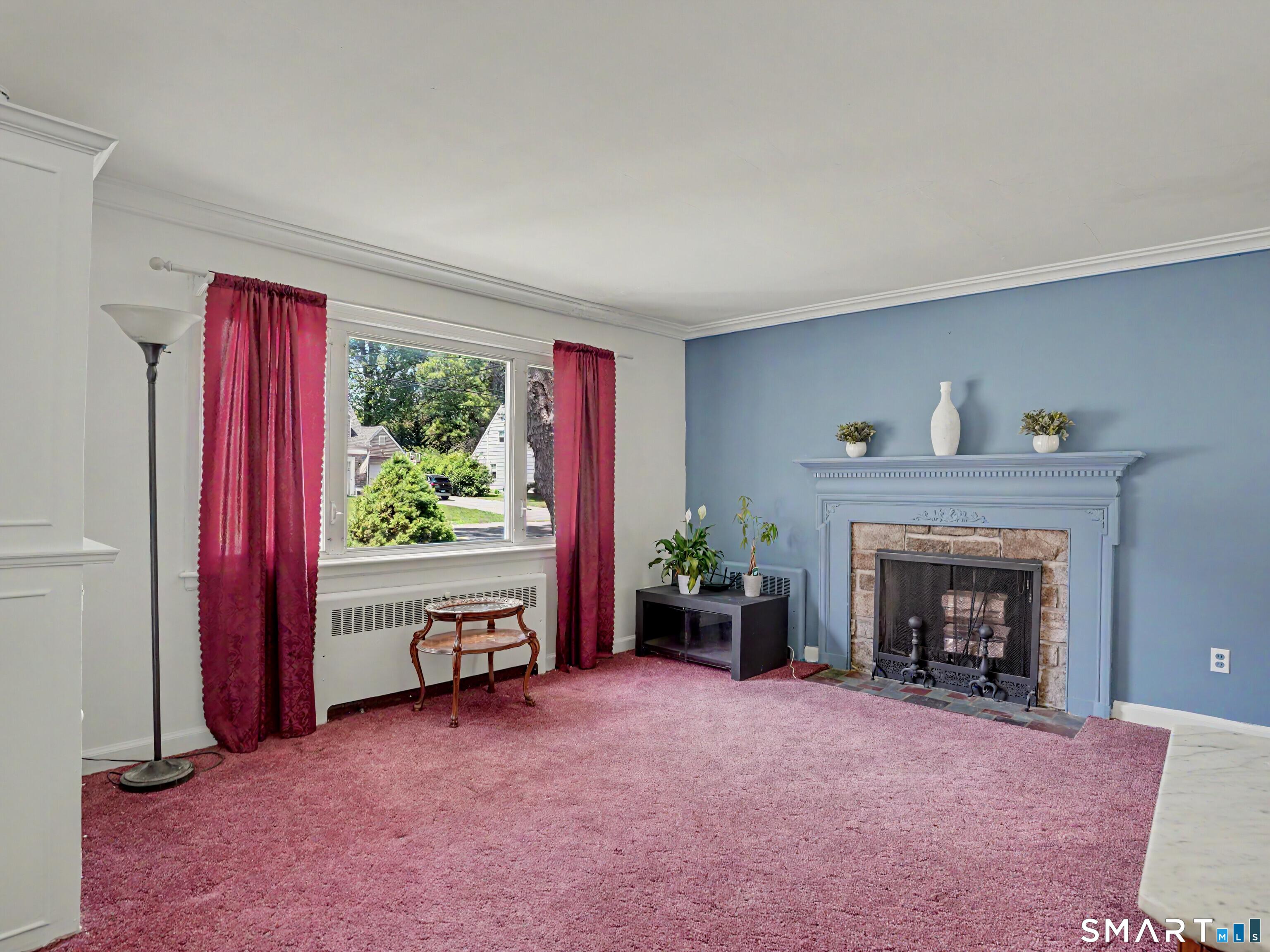 Image 4Living Room