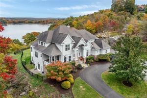 16 Shoreview Lane
