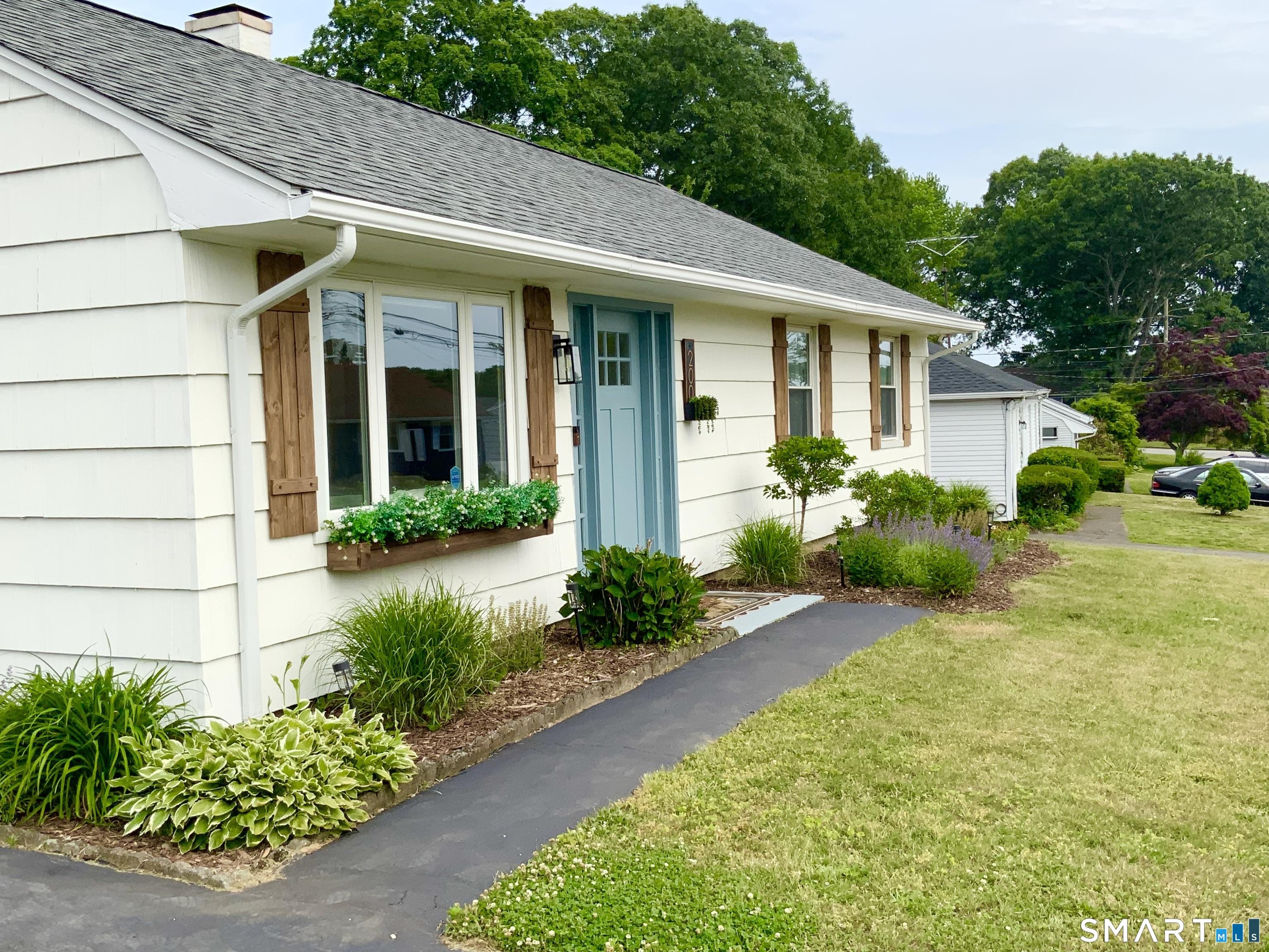 Image 2Front of House