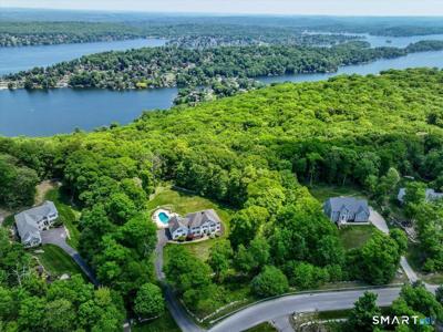 8 Rock Ridge Court