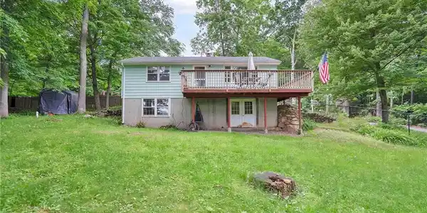 15 Circle Drive
