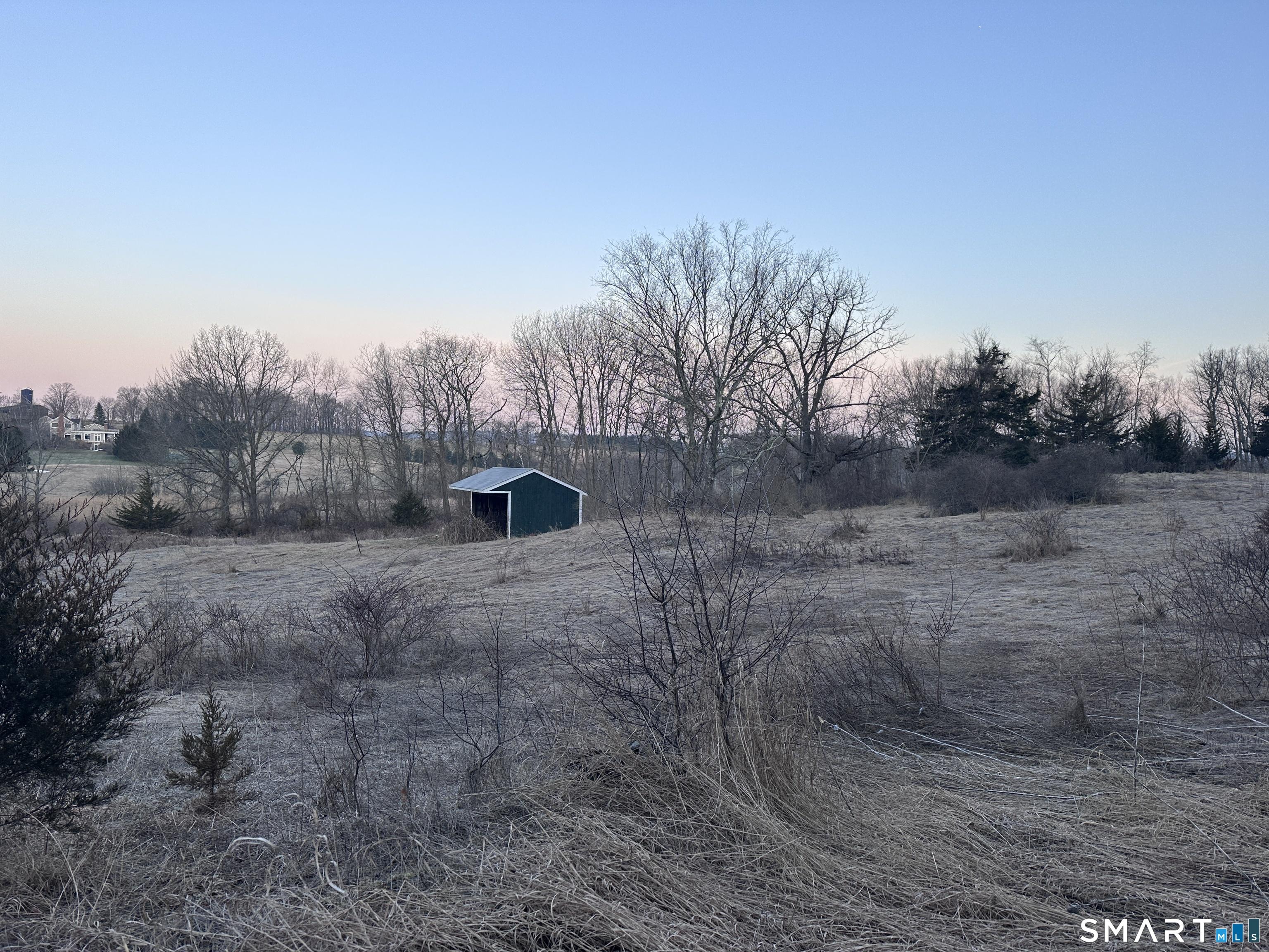 Image 3: Run in shed on property & lovely distant mountain views 