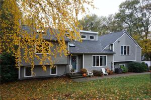 14 Lake Ridge Drive